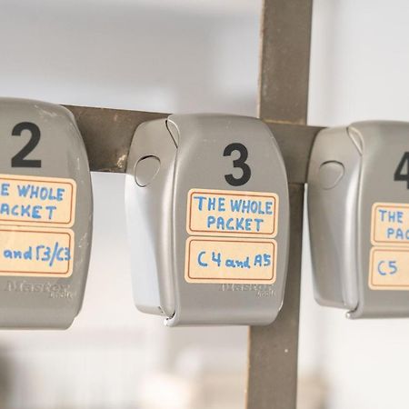 דירות לריסה The Whole Packet C4 Center With Parking מראה חיצוני תמונה