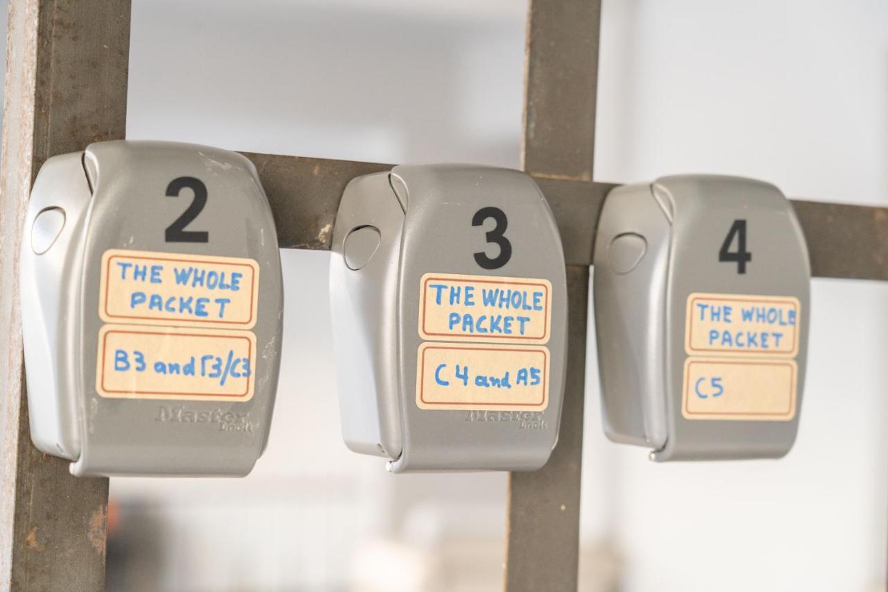 דירות לריסה The Whole Packet C4 Center With Parking מראה חיצוני תמונה