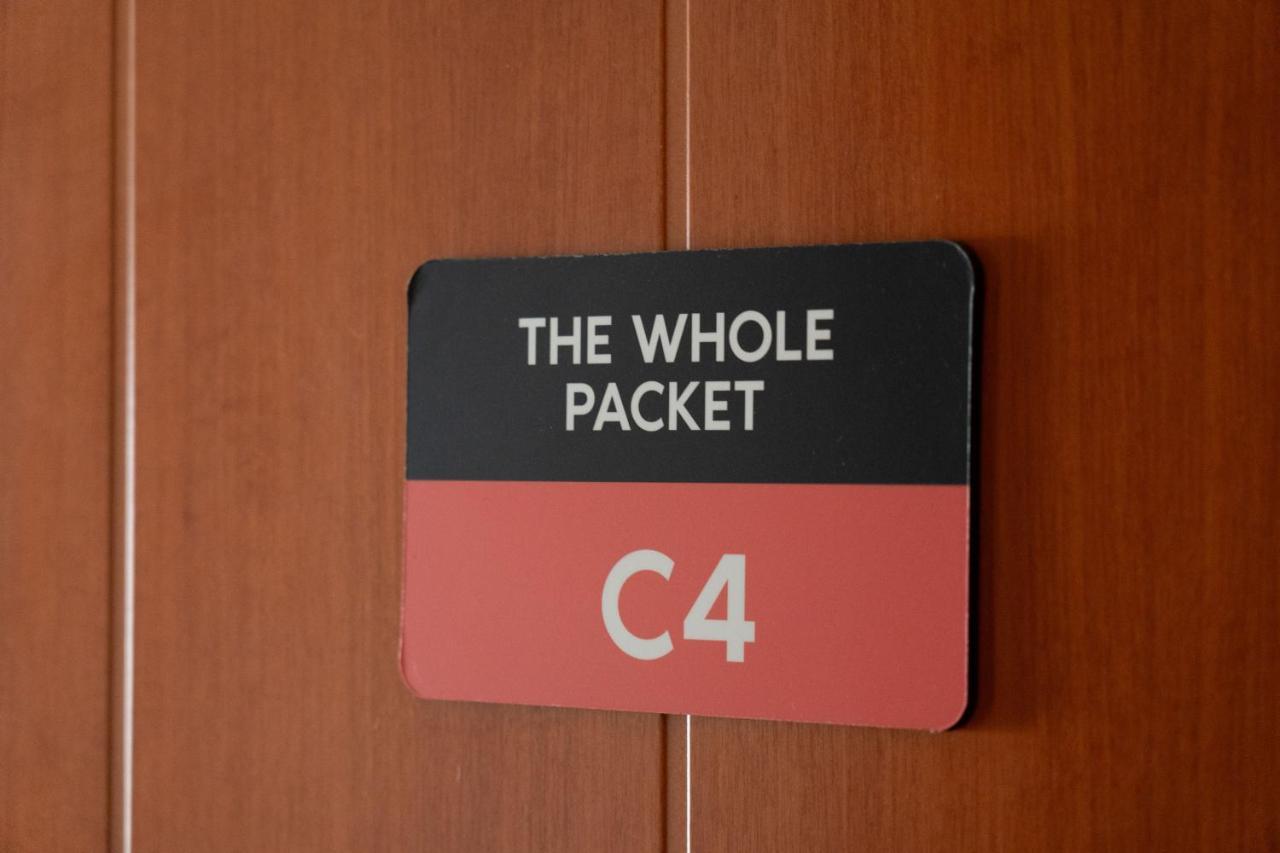 דירות לריסה The Whole Packet C4 Center With Parking מראה חיצוני תמונה